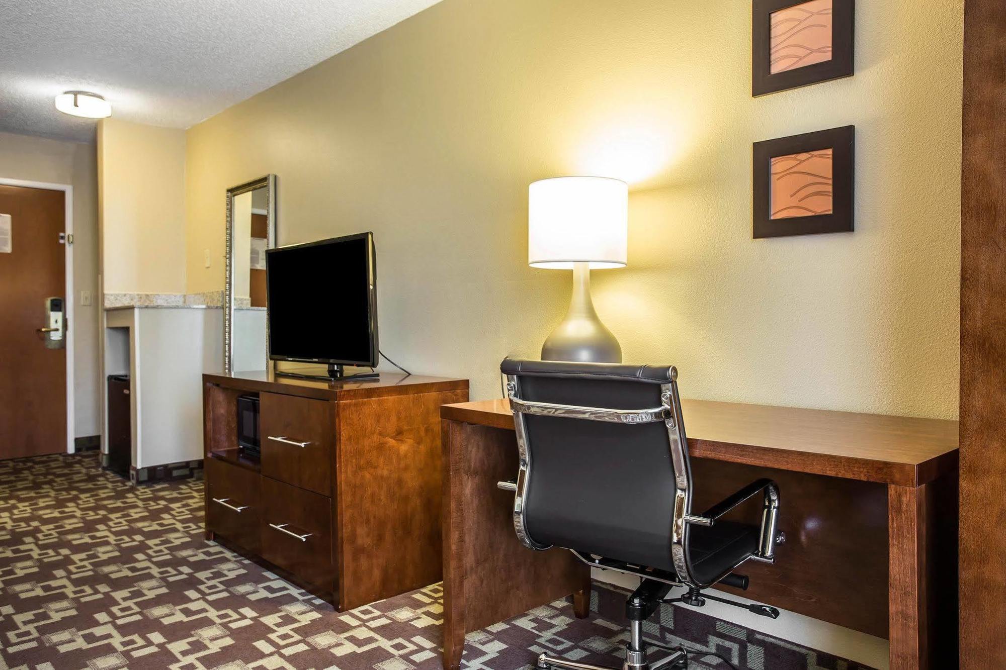 Comfort Inn & Suites Walterboro I-95 Extérieur photo